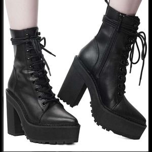 NIB Salem city boots